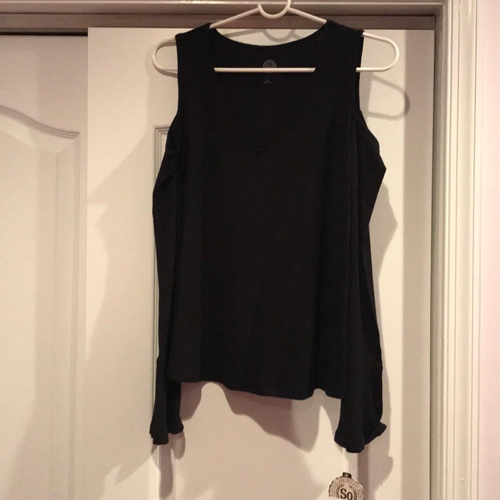 Medium black shirt NWT